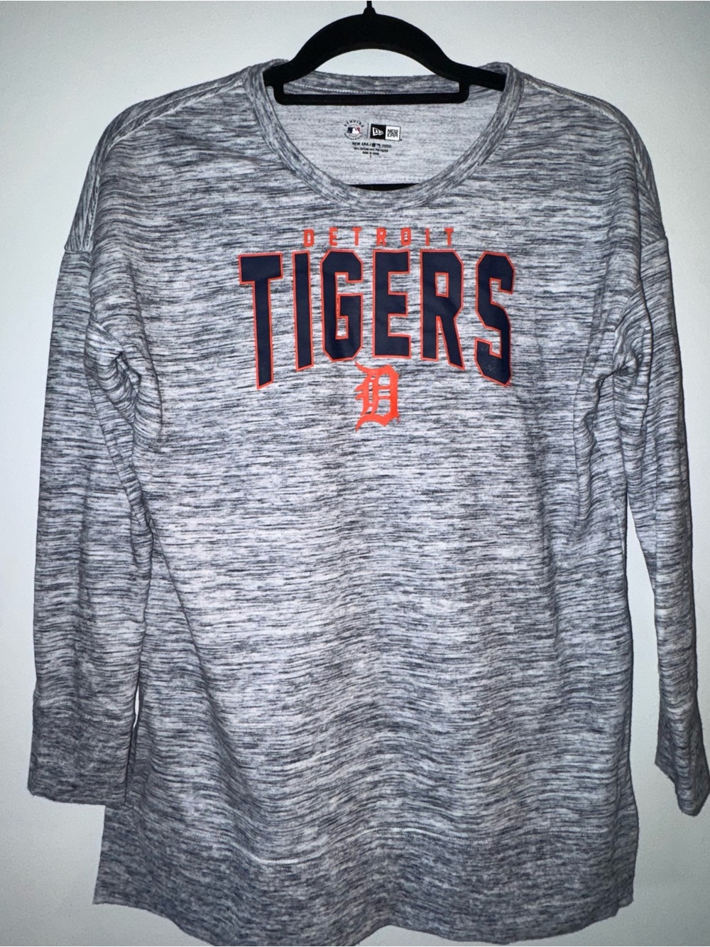 New Era Gray Womens Detroit Tigers Long Sleeve Tee with Orange & Navy Logo